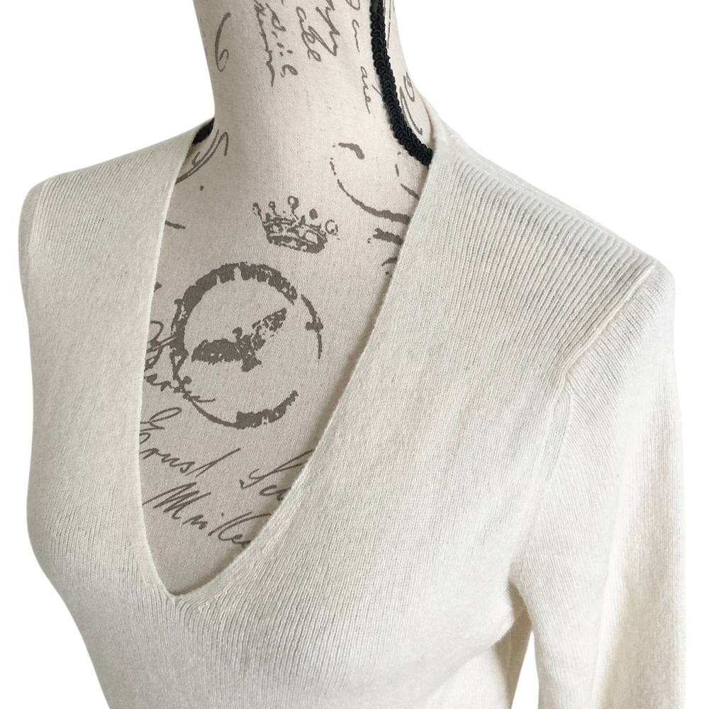 Banana Republic Cashmere wool blend V neck peplum sweater L minimalist feminine - Picture 9 of 15